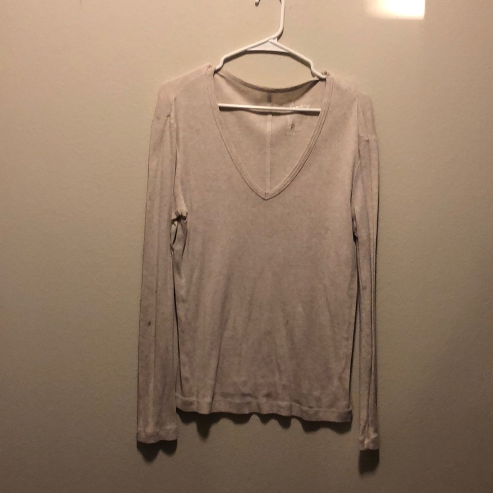 Gap fitted v neck